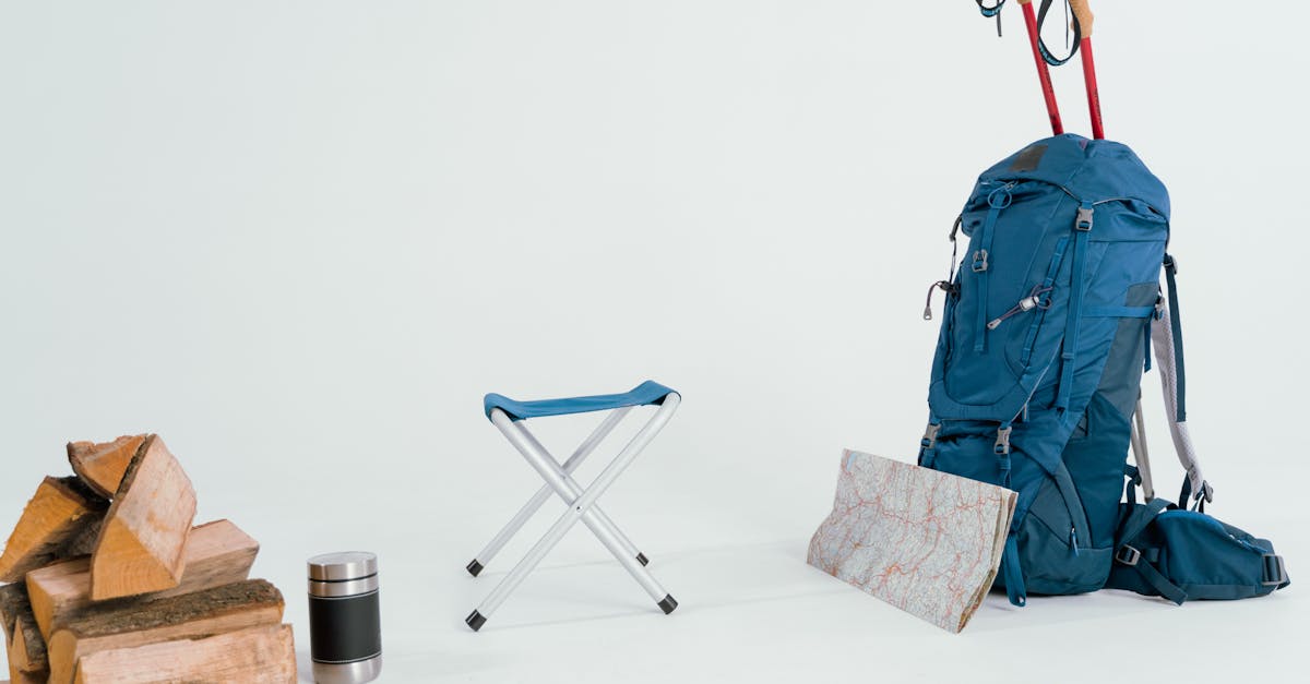 découvrez notre sélection d'équipements de randonnée minimalistes alliant légèreté, fonctionnalité et durabilité pour une aventure en pleine nature en toute simplicité.